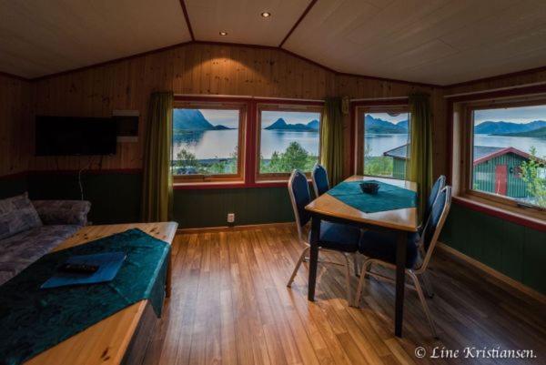 Fjordcamp Деревянный коттедж *
